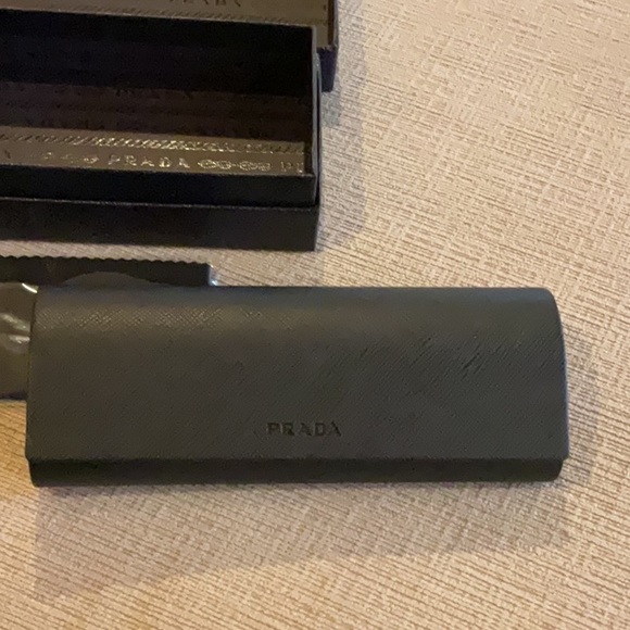 Prada Eyeglass box ,Eyeglass hard case and lens cleaning cloth - Picture 2 of 6